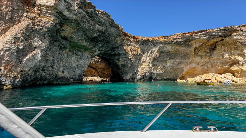 Taksówka wodna z Ċirkewwa (Malta) do Blue Lagoon (Comino), zwiedzanie jaskiń - powrót na Maltę